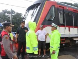 Truk Terseret 100 Meter Usai Tertabrak Kereta Bandara di Tangerang