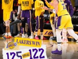 Lakers Kalahkan Clippers 125-122 Berkat Aksi Gemilang Doncic dan Reaves