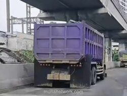 Korlantas Polri Kerahkan Personel Awasi Truk Parkir di Bahu Tol Saat Imlek 2026