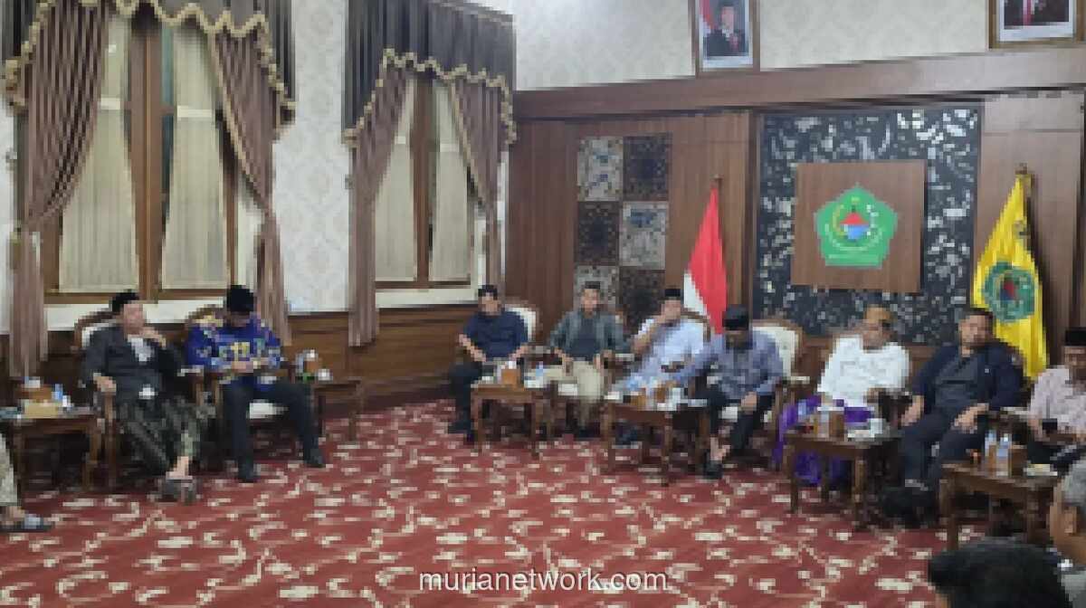 Pamekasan Usul Cukai Khusus untuk Rokok Kretek Mesin Tangan di Madura