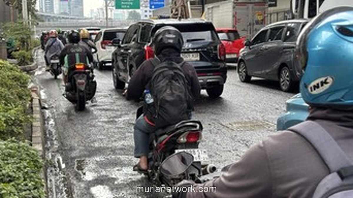 Lubang Kembali Muncul di Jalan Gatot Subroto, Warga Soroti Perbedaan Material Jalan