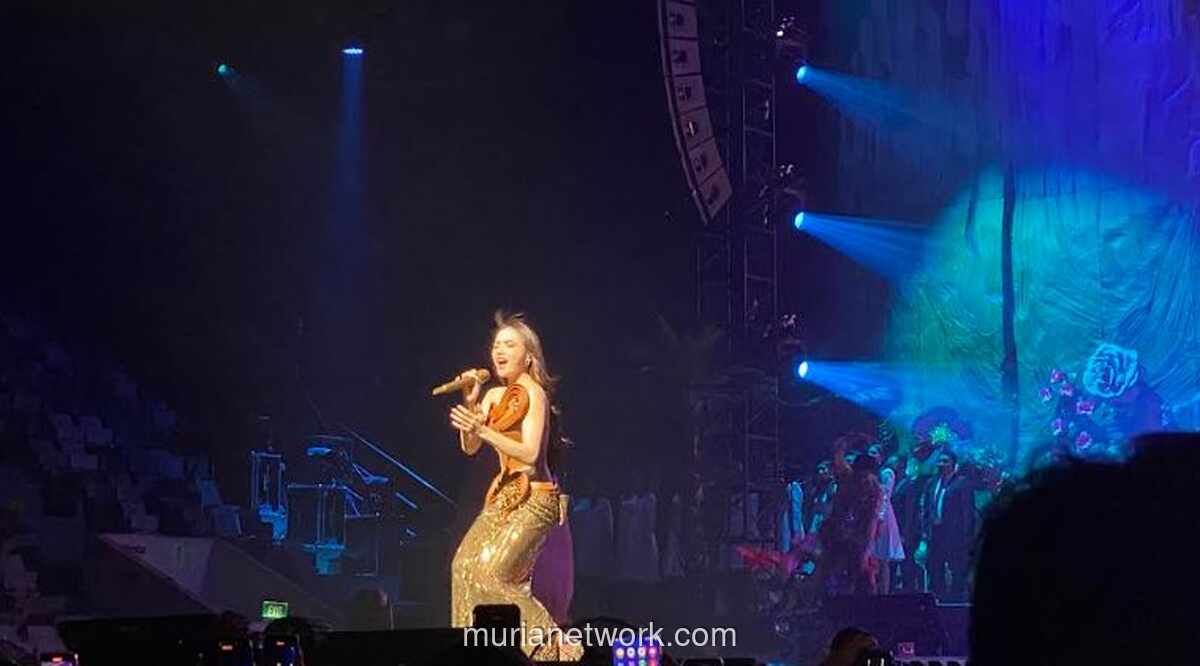 Mahalini Kembali ke Panggung, Konser KOMA Hangatkan Istora Senayan