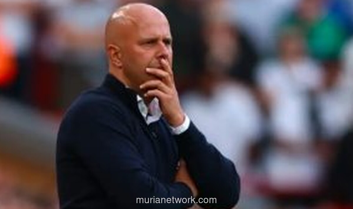 Liverpool Terancam Krisis Bek Kanan Usai Endo Cedera Serius