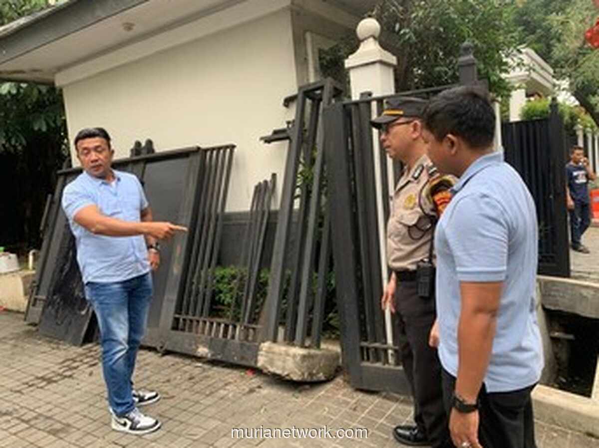 Mobil Tabrak Pagar Rumah Jusuf Kalla, Diduga Pengemudi Mengantuk