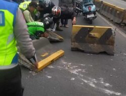 Mobil Listrik Tabrak Separator Busway, Lalu Lintas Gatot Subroto ke Kuningan Tersendat