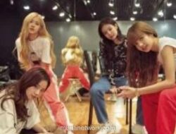 Lisa BLACKPINK Hangatkan Klub Malam Bali Usai Raih 100 Juta Subscriber