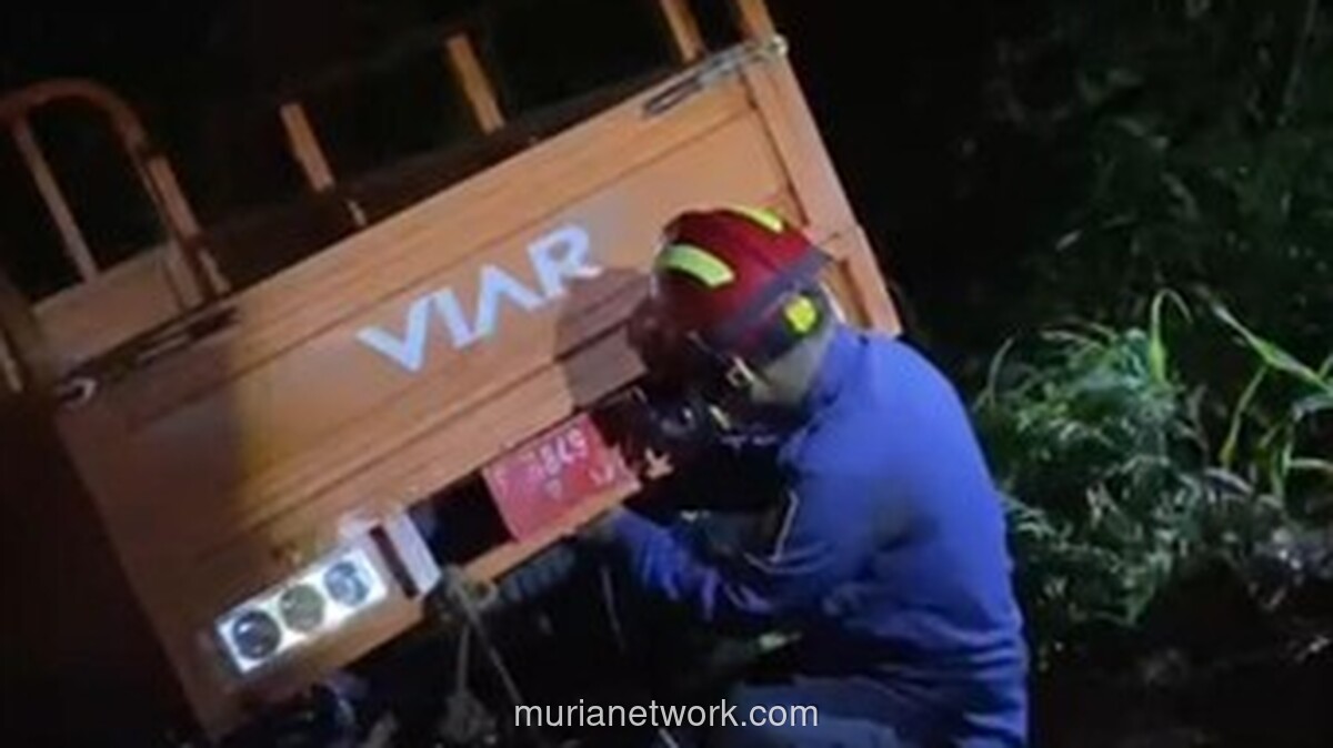 Motor Roda Tiga Tercebur Empang di Bojonggede, Berhasil Dievakuasi Damkar