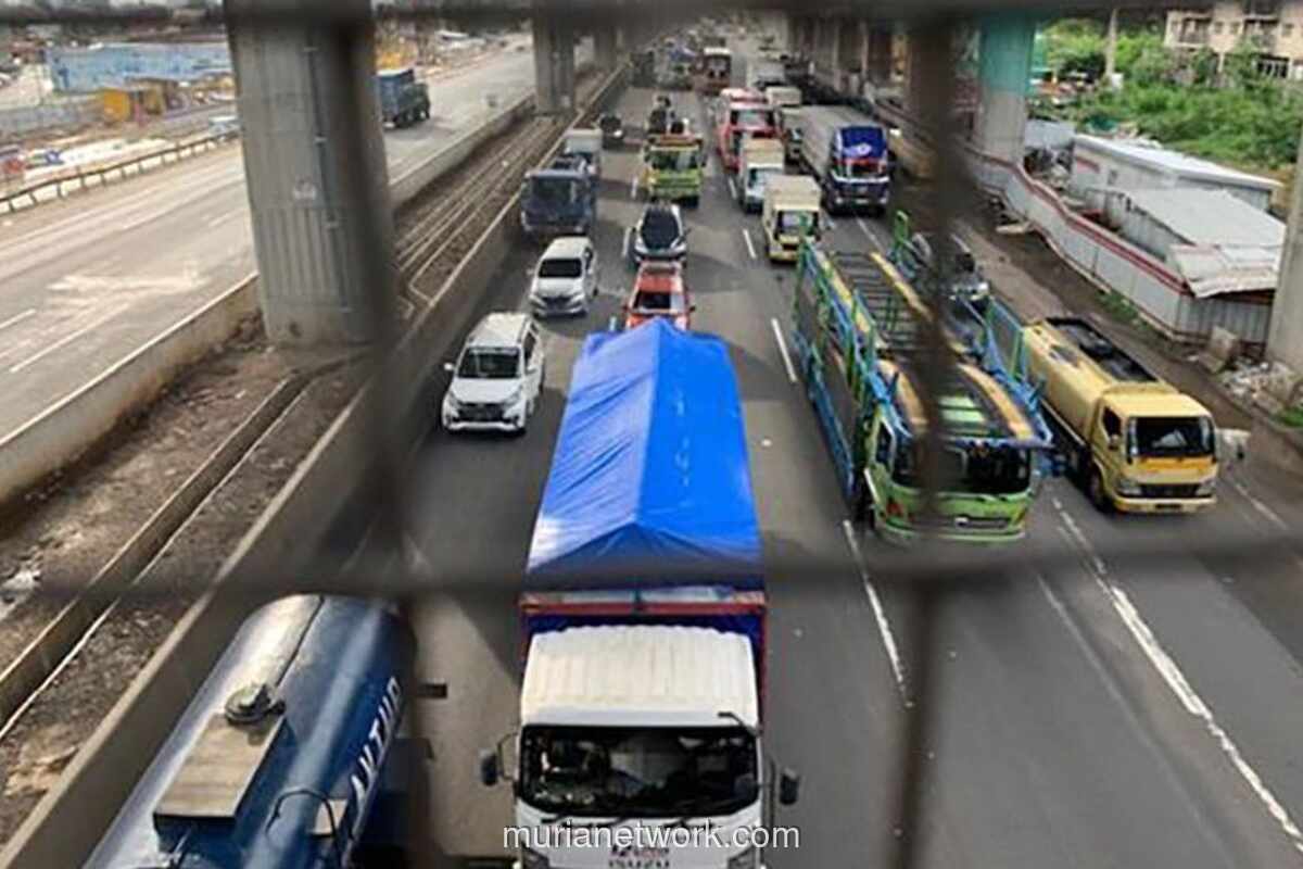Pemerintah Batasi Operasional Truk di Tol dan Arteri Saat Puncak Mudik Lebaran 2026