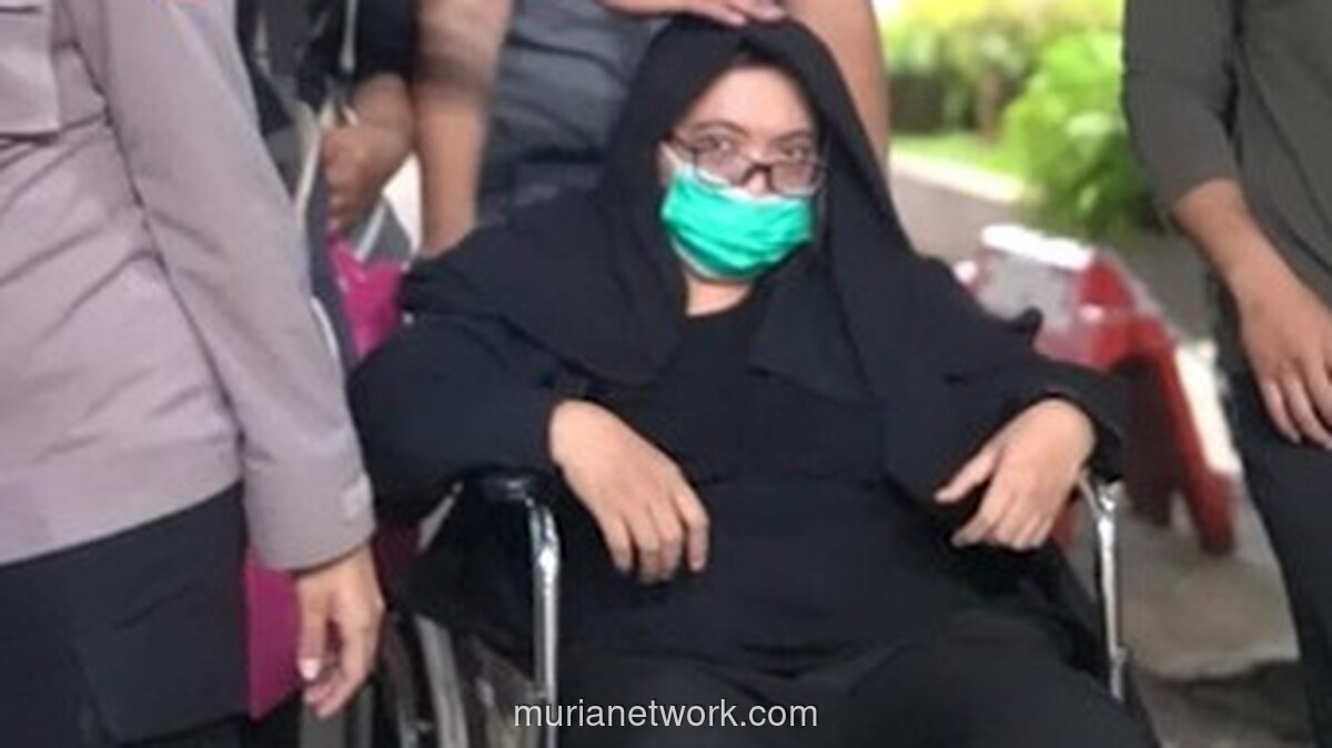 Majikan di Bogor Diperiksa Polisi Usai Diduga Aniaya ART, Keluar Mapolres Pakai Kursi Roda