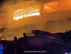 Kebakaran Hanguskan Puluhan Kios di Pasar Rebo Purwakarta Dini Hari