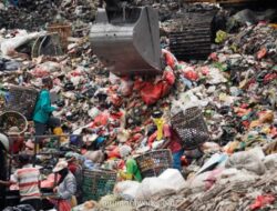Pemerintah Targetkan Selesai Tumpukan Sampah Bantar Gebang dan Bali pada 2027