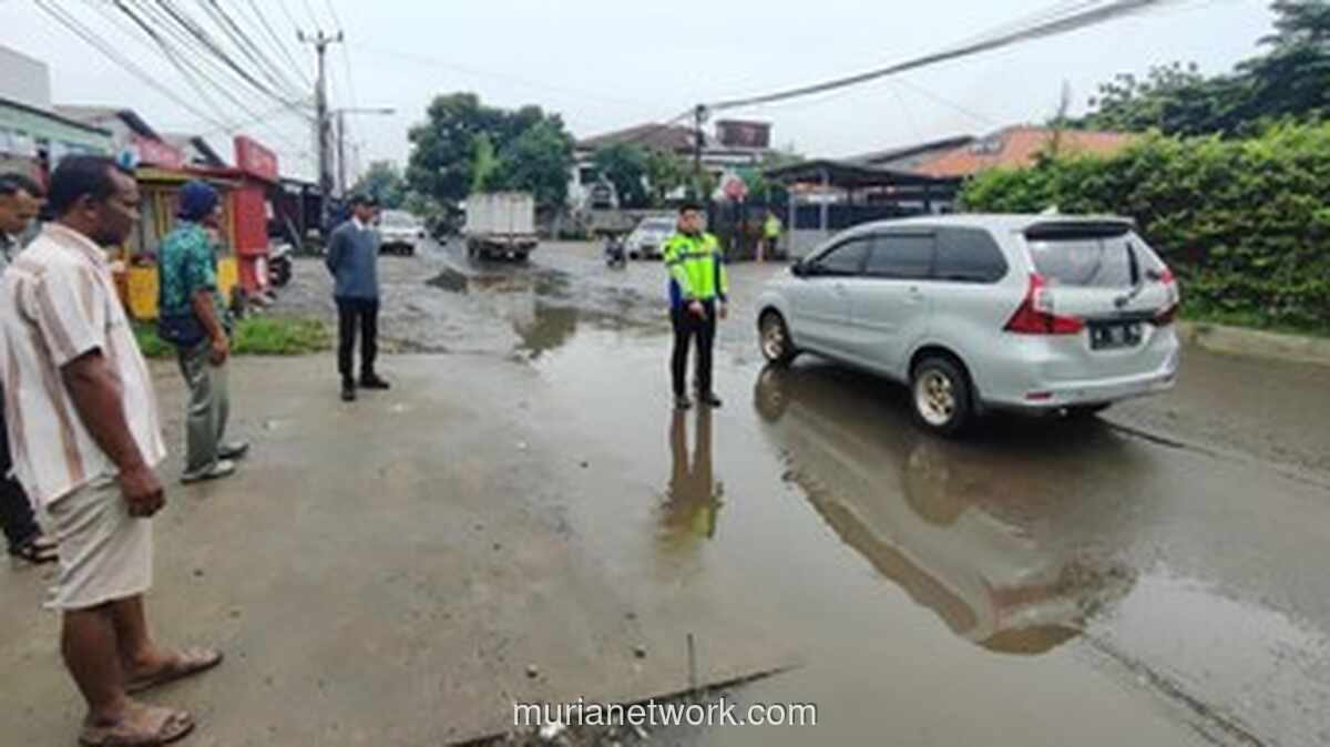 Siswi Tewas Tertimpa Truk Molen Diduga Akibat Jalan Rusak di Tangerang