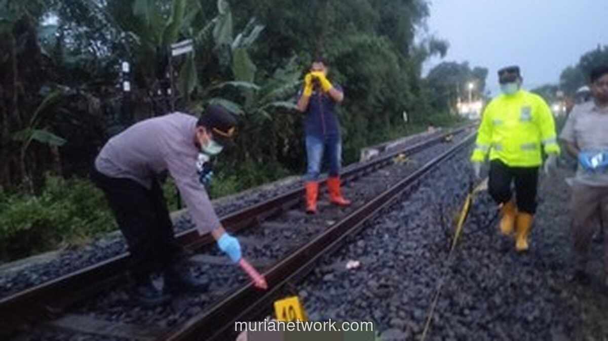 Pemuda di Madiun Tewas Tertabrak Kereta Diduga Usai Ibunya Meninggal