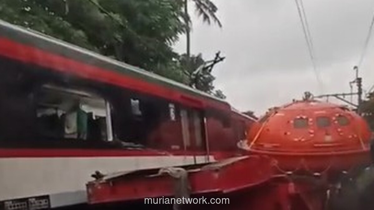 Tabrakan Kereta Commuter Line dengan Truk di Tangerang Ganggu Layanan ke Bandara