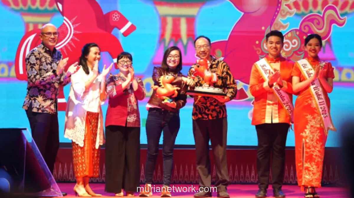 Pertukaran Maskot Kuda Api Jadi Simbol Harmoni Indonesia-Tiongkok di Imlek 2577