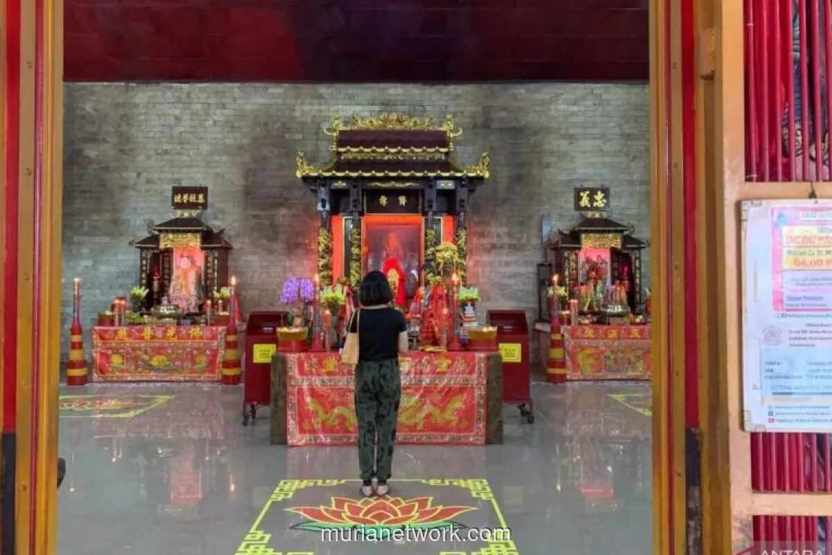 Polres Jaksel Kerahkan Personel Gabungan Amankan Perayaan Imlek di Dua Vihara