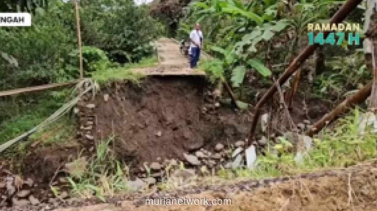 Polresta Pati Bangun Jembatan Darurat dan Permanen untuk Warga Dukuh Bongkar yang Terisolasi