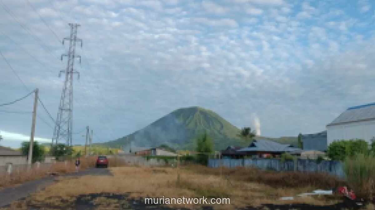 Badan Geologi Waspadai Potensi Erupsi Freatik Mendadak di Gunung Lokon