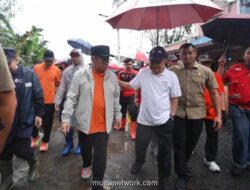 Gubernur Pramono Bergurau dengan JK Saat Pimpin Kerja Bakti Massal Pascabanjir