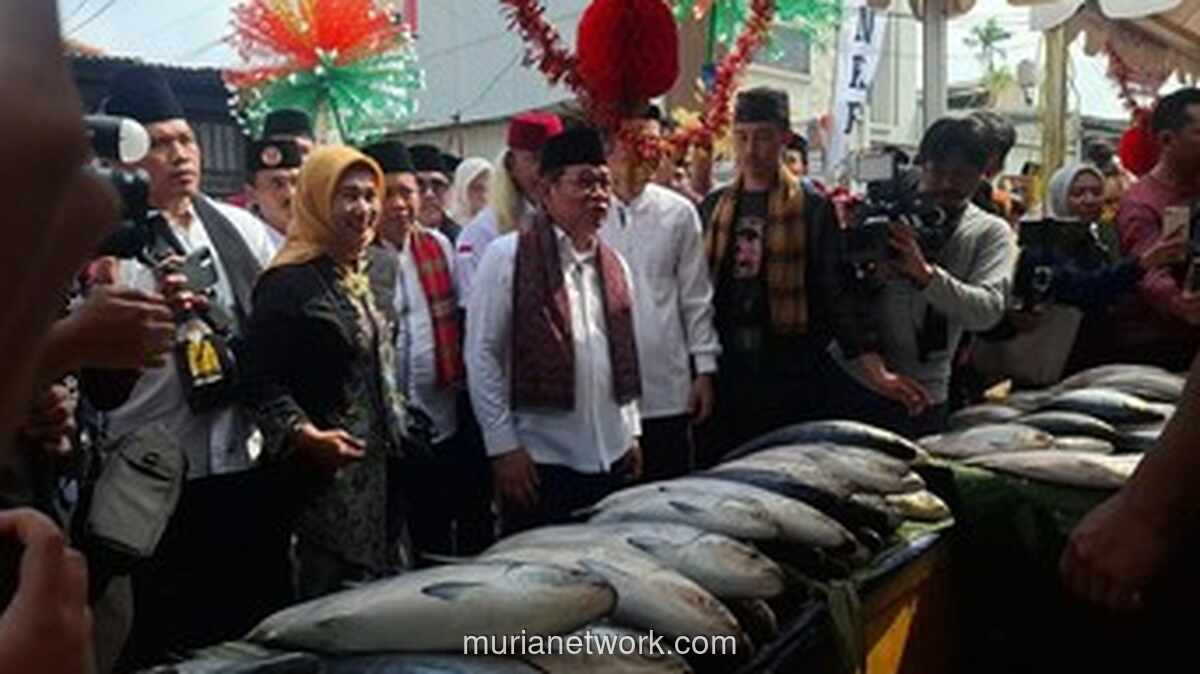 Gubernur DKI Beli Bandeng Jumbo 14 Kg untuk Dukung UMKM di Festival Rawa Belong