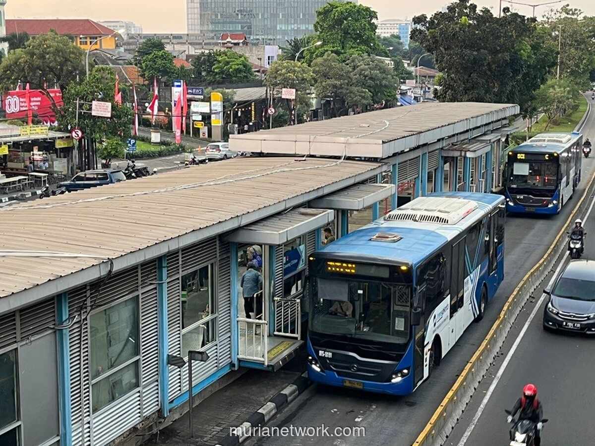 Gubernur DKI Targetkan 10.000 Bus Listrik Transjakarta pada 2030 untuk Tekan Polusi