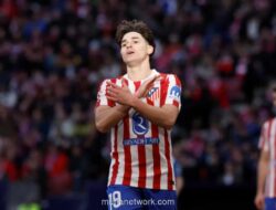 Presiden Atletico Madrid Bantah Ada Komunikasi Resmi Barcelona Soal Julian Alvarez
