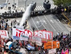 Bentrokan Warga dan Aparat Warnai Protes Reformasi Ketenagakerjaan Milei di Buenos Aires