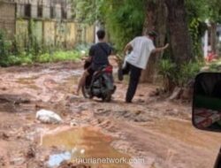 Proyek Wisata Setu Babakan Rusak Jalan Utama, Pedagang Keluhkan Sepi Pengunjung
