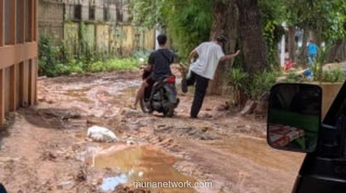 Proyek Wisata Setu Babakan Rusak Jalan Utama, Pedagang Keluhkan Sepi Pengunjung