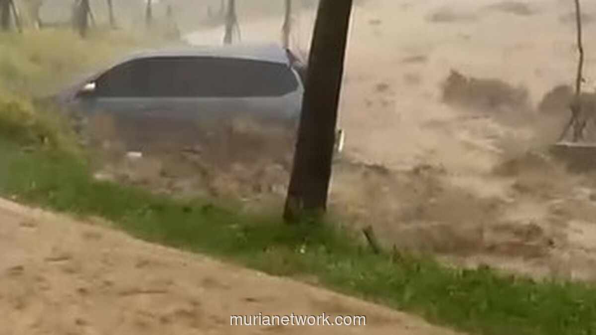 Banjir di Bogor Rendam 73 Rumah, Satu Mobil Terseret Arus