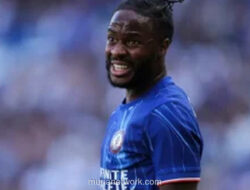 Sterling Tertahan Izin Kerja, Debut di Feyenoord Harus Ditunda