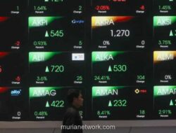 IHSG Melemah Tipis ke 8.235, Meski Nilai Transaksi Harian Melonjak 25%