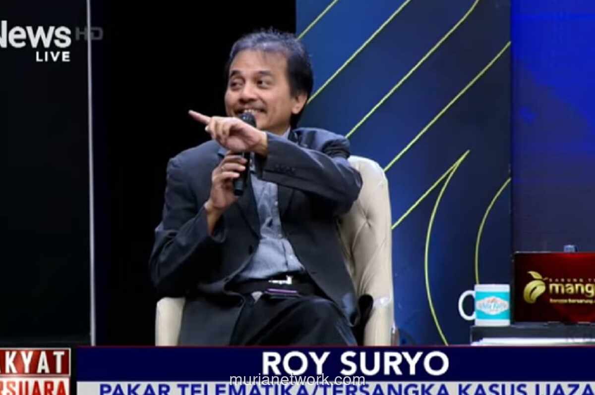 Roy Suryo Soroti Perbedaan Ukuran Salinan Ijazah Jokowi di KPU