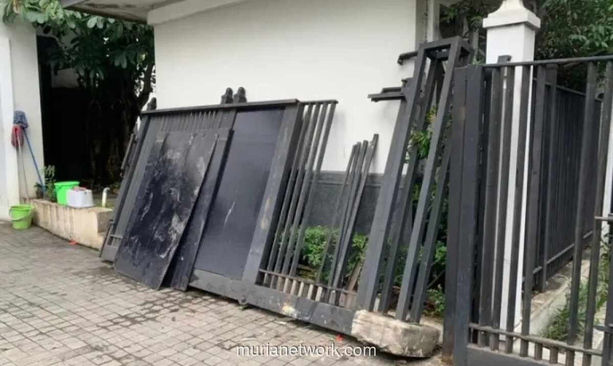 Pagar Rumah Jusuf Kalla Ditabrak Mobil, Pengemudi Ganti Rugi Rp25 Juta