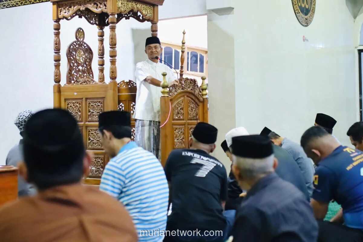 Bupati Bone Apresiasi Dukungan Warga dan Sampaikan Capaian di Safari Ramadan