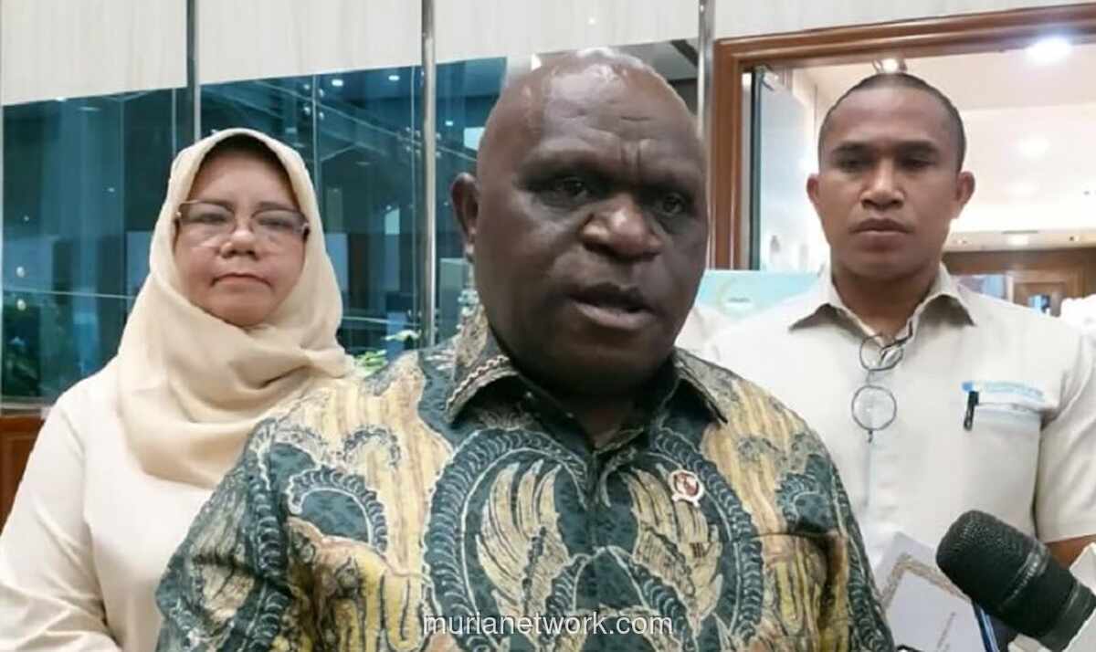 Natalius Pigai dan Guru Besar UGM Tantang Debat HAM Langsung di TV Nasional