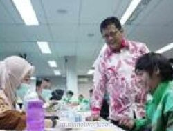 Wamentrans Tinjau Program Cek Kesehatan Gratis untuk Mitra Grab, Target 130 Juta Penerima pada 2026