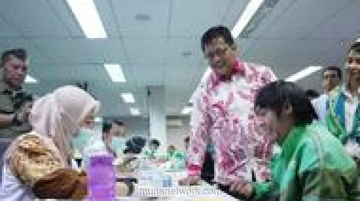 Wamentrans Tinjau Program Cek Kesehatan Gratis untuk Mitra Grab, Target 130 Juta Penerima pada 2026