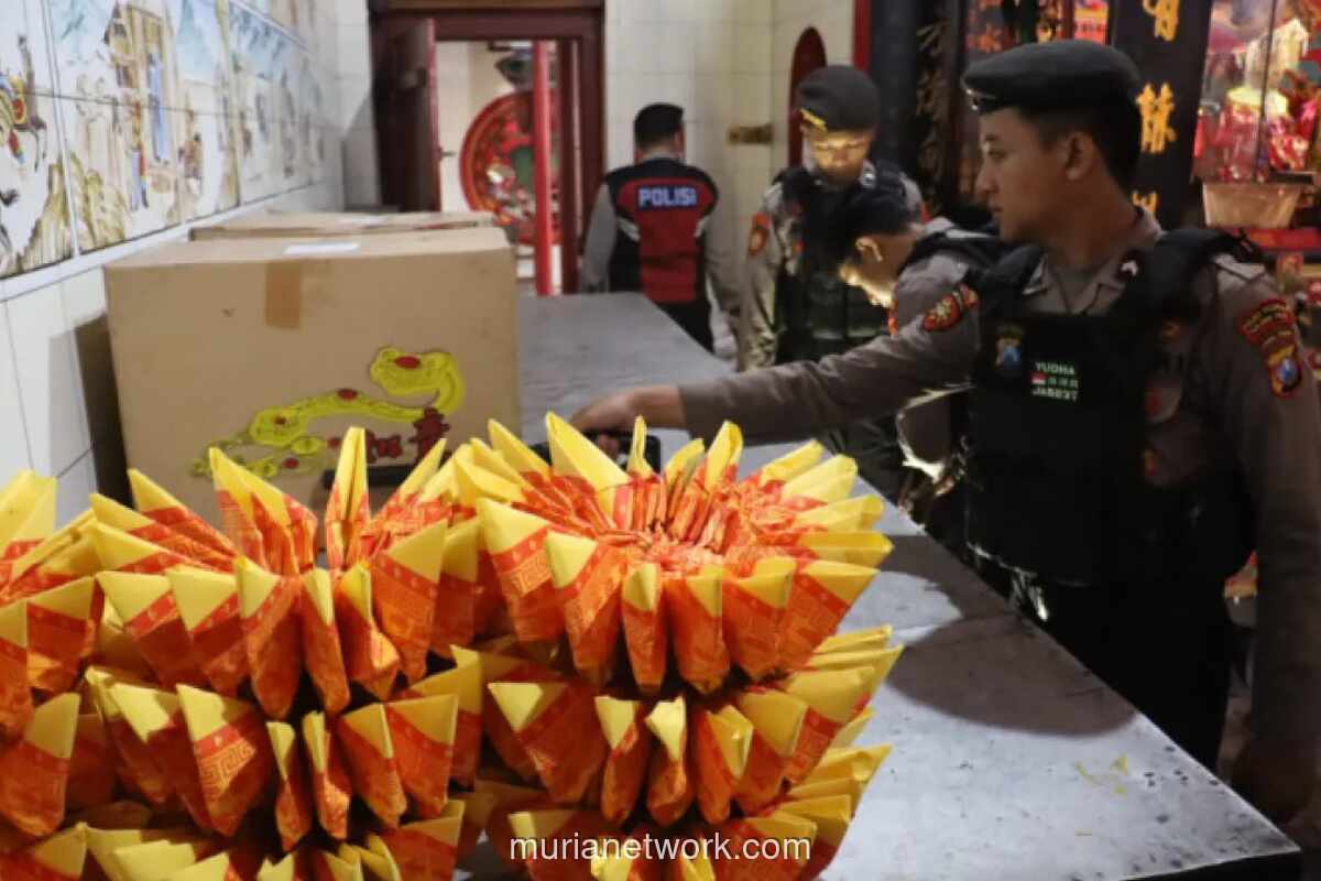 Polres Tanjungperak Sterilisasi Lima Klenteng Jelang Imlek, Kondisi Dinyatakan Aman