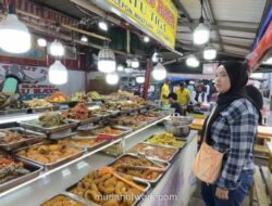 Ramai Pemburu Takjil di Dua Titik Favorit Jakarta Pusat Jelang Buka Puasa