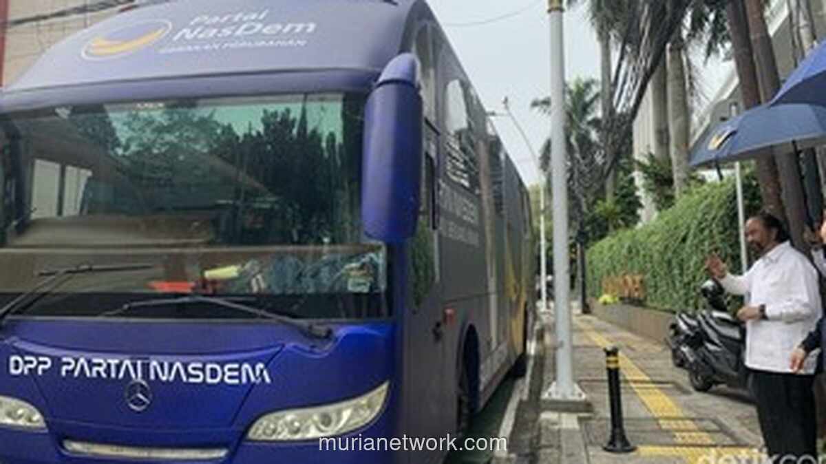 Surya Paloh Lepas Tim Safari Ramadan NasDem untuk Konsolidasi dan Silaturahmi