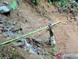 Longsor Tutup Akses ke Curug Cibeureum-Salabintana di Gunung Gede
