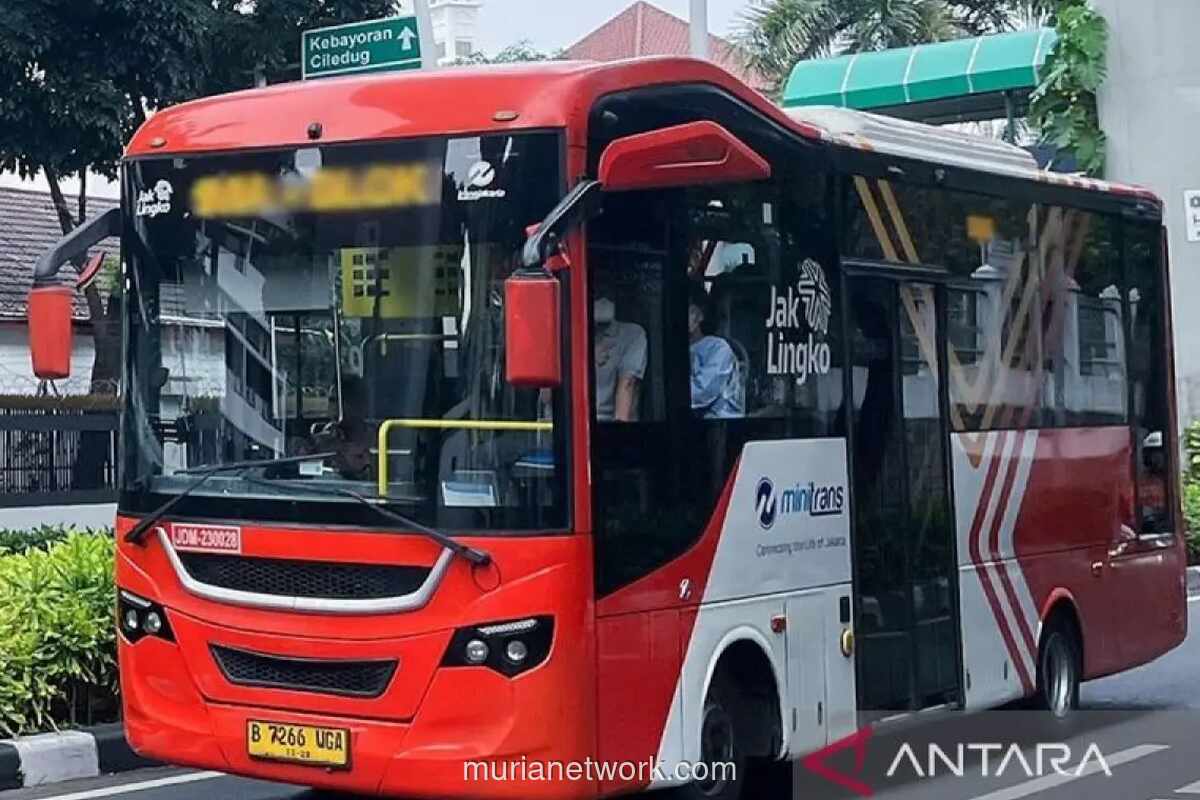 Hujan Deras di Jakarta Ganggu Operasional Sejumlah Rute Transjakarta