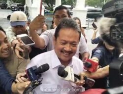 Trenggono Balas Polemik Anggaran Kapal Ikan dengan Senyuman di Istana