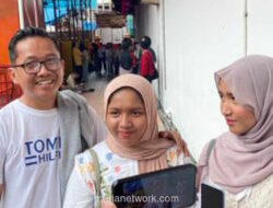 Keluarga Muslim dari Purwokerto Sambangi Vihara di Petak Sembilan Saat Imlek