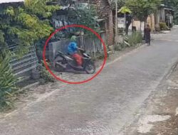 Dua Badut Diduga Curi Motor Saat Warga Salat Jumat di Lamongan