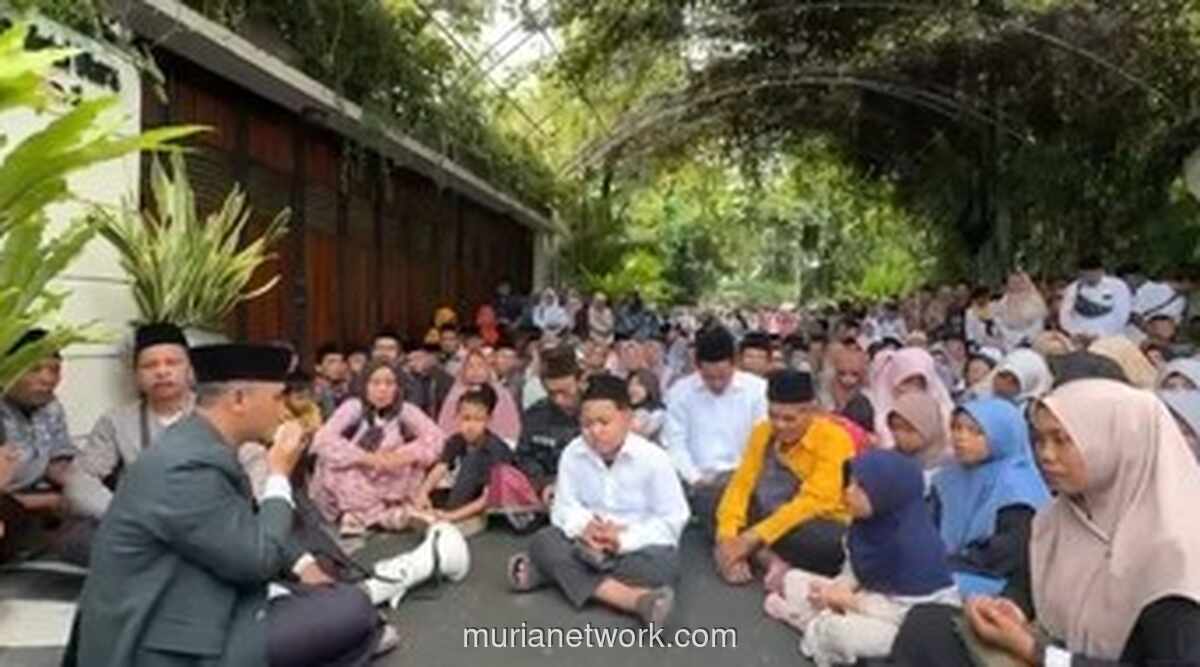 Warga Gelar Tahlilan di Depan Kediaman Jokowi, Ajudan Konfirmasi sebagai Bentuk Dukungan