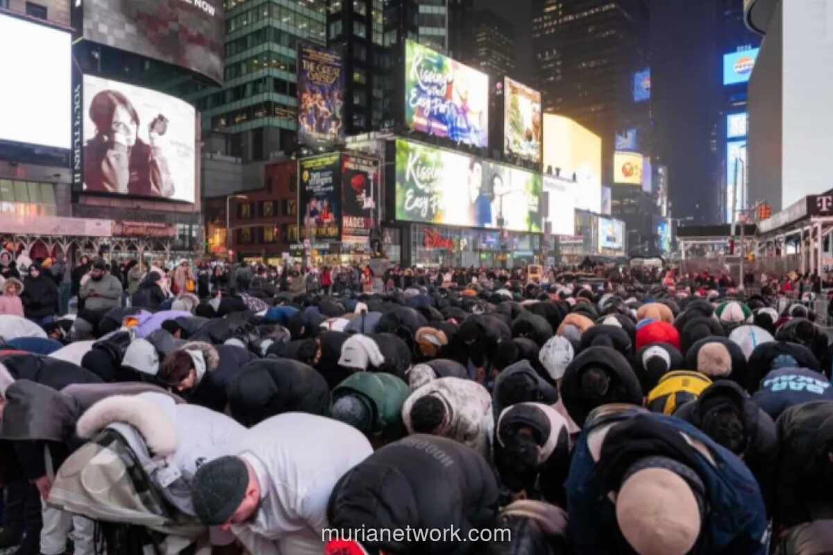 Salat Tarawih di Times Square Tandai Ramadan Pertama Era Wali Kota Muslim New York