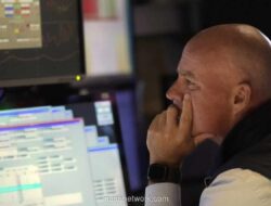 Wall Street Ditutup Merah Pekan Ini, Indeks AS Catat Penurunan Bulanan Terburuk