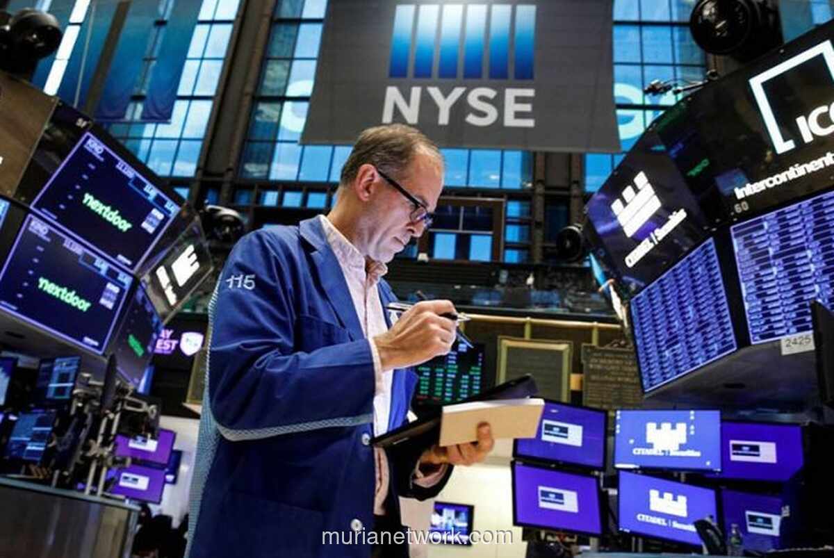 Pasar Saham AS Lesu Usai Libur, Investor Awasi Data Ekonomi